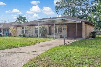 1027 W 31st St in Houston, TX - Building Photo - Building Photo