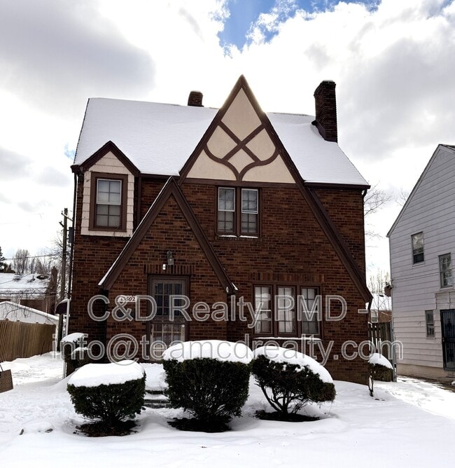 property at 15602 Delrey Ave