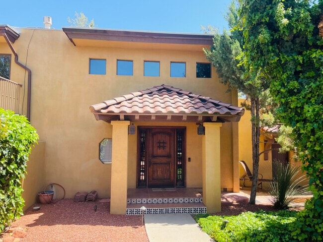 237 Van Deren Rd in Sedona, AZ - Building Photo - Building Photo