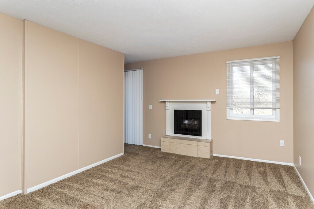 Royalwood Apartments Omaha, NE Apartments