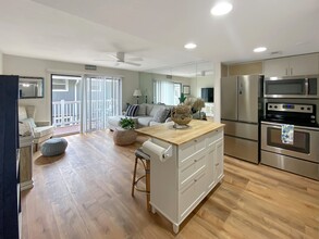 1107 1st St S in Jacksonville Beach, FL - Building Photo - Building Photo