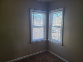 425 Dearborn Ave in Waterloo, IA - Building Photo - Building Photo