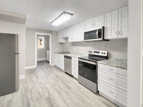 104 S Beechtree St in Grand Haven, MI - Building Photo - Building Photo