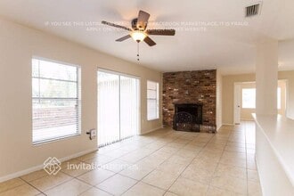 105 Ridge Ct in Brandon, FL - Foto de edificio - Building Photo