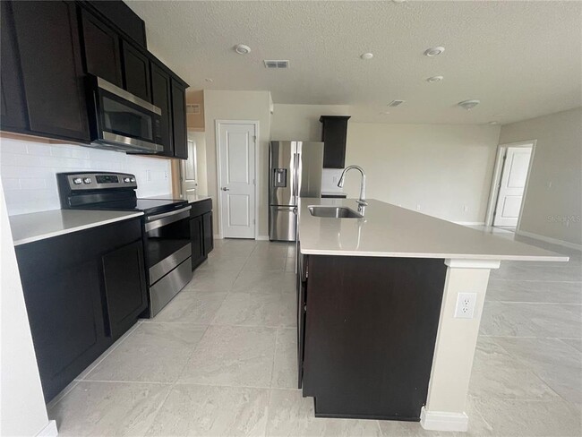 1260 Regal King Dr in Kissimmee, FL - Building Photo - Building Photo