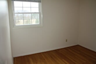 1615 W Main St, Unit 1615 West Main St. in Wytheville, VA - Foto de edificio - Building Photo