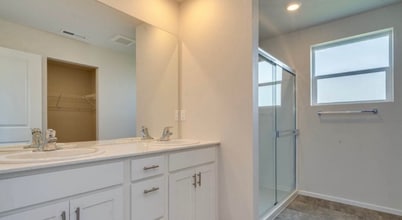 329 Stella St NE in Salem, OR - Foto de edificio - Building Photo