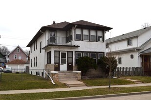 1448 S 73rd St, Unit 1448 in West Allis, WI - Building Photo