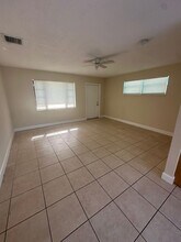 320 W 16th Way in West Palm Beach, FL - Building Photo - Building Photo