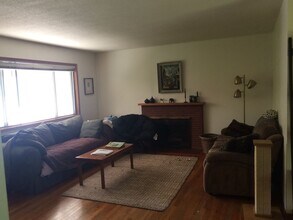 10300 SW 4th Ave in Portland, OR - Building Photo - Building Photo