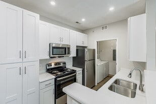 Ventana Hills in Coraopolis, PA - Building Photo