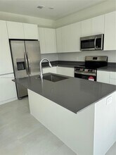 18932 SW 344th Ter in Florida City, FL - Foto de edificio - Building Photo