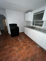 75 N 15th St in East Orange, NJ - Building Photo