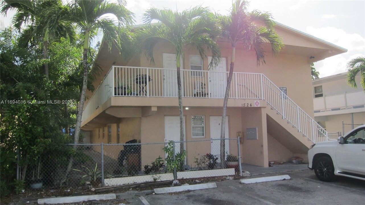 1524 SW 5th Pl in Fort Lauderdale, FL - Building Photo