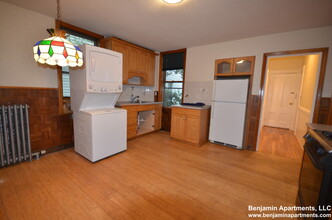 234 Cypress St, Unit 1 in Brookline, MA - Building Photo - Building Photo