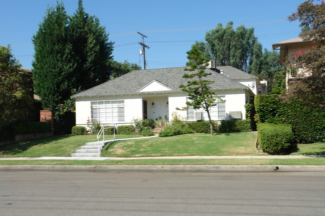 Burnet Garden Apartments in North Hills, CA - Building Photo - Building Photo