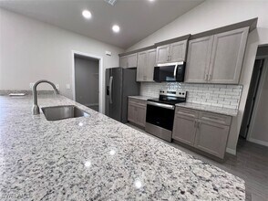 2523 NW 26th Ave in Cape Coral, FL - Building Photo - Building Photo