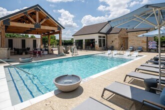 Mission at Johnson Creek in Arlington, TX - Foto de edificio - Building Photo