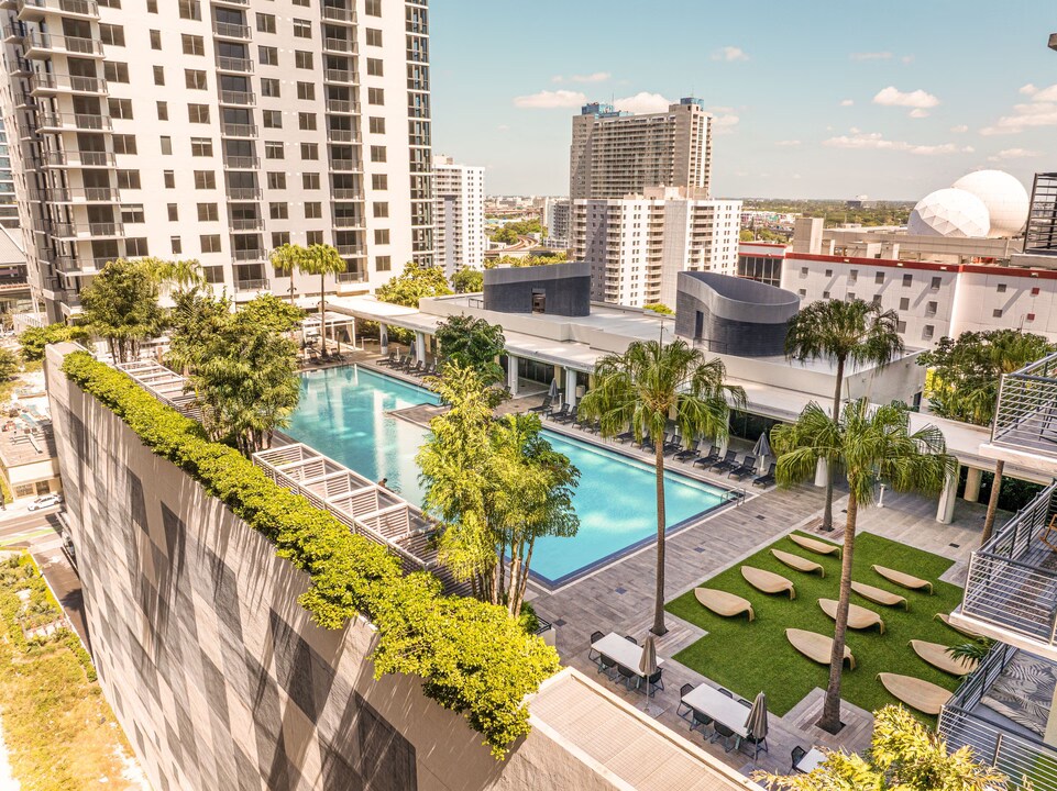 Flow Miami in Miami, FL - Foto de edificio
