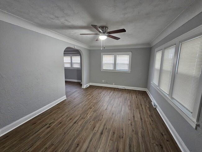 614 W Gramercy Ave in Toledo, OH - Building Photo - Building Photo