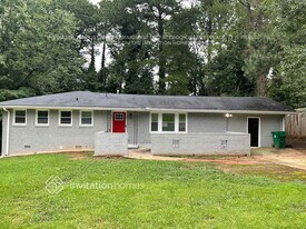 590 Kenridge Cir in Stone Mountain, GA - Building Photo