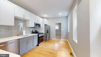 135 S 54th St in Philadelphia, PA - Building Photo - Building Photo