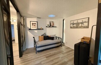 208 Wellington Dr in Daytona Beach, FL - Building Photo - Building Photo