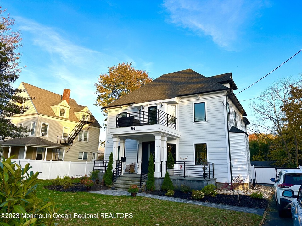 303 Westwood Ave in Long Branch, NJ - Building Photo