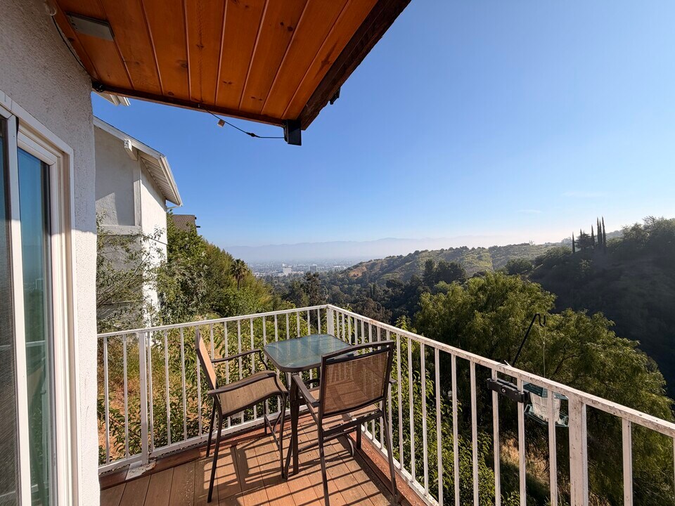 3910 Cody Rd in Sherman Oaks, CA - Building Photo