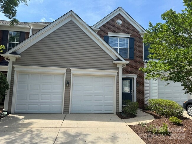 9007 Bishop Crest Ln in Charlotte, NC - Building Photo - Building Photo