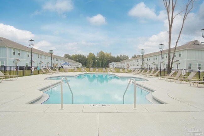 8960 Brigade Trail in Pensacola, FL - Foto de edificio - Building Photo