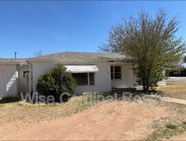 124 S Avenue P in Post, TX - Building Photo