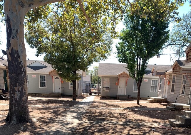 Sycamore Creek Apartments in Fort Worth, TX - Building Photo - Building Photo