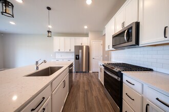 17937 Giants Wy in Lakeville, MN - Building Photo - Building Photo