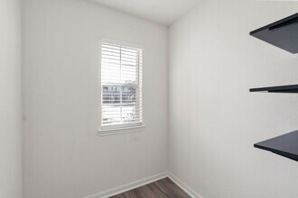 18102 Clayton Bluff Ln in Cypress, TX - Building Photo - Building Photo