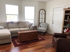 37 Brookfield Rd-Unit -1 in Montclair, NJ - Building Photo - Building Photo