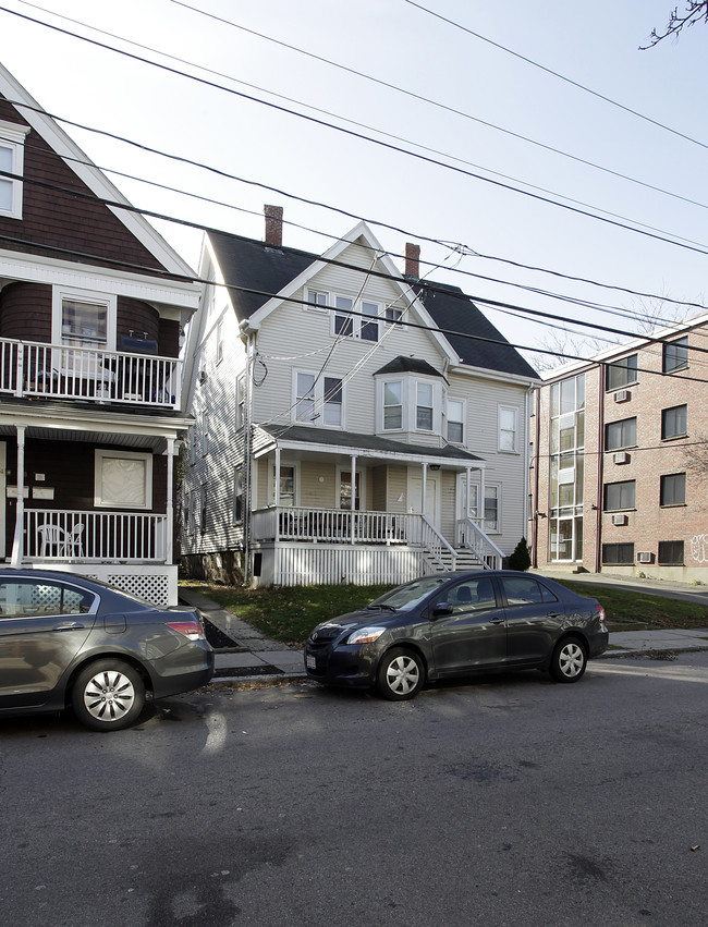 49 Gardner St in Allston, MA - Foto de edificio - Building Photo