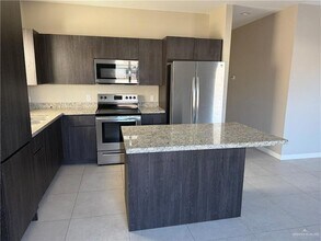 3420 Golden Nugget, Unit 3 in Edinburg, TX - Building Photo - Building Photo