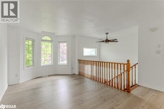 32 54th St S in Wasaga Beach, ON - Building Photo - Building Photo