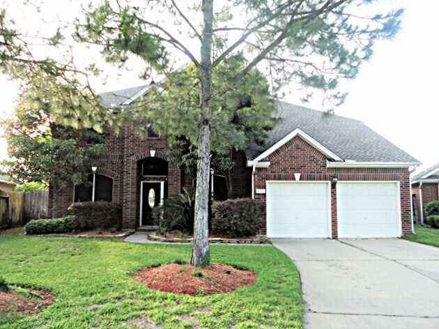 8731 Camber Brook Dr in Houston, TX - Building Photo