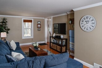 112 Charles Colman Blvd in Pawling, NY - Building Photo - Building Photo