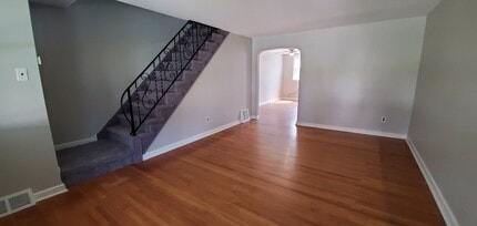 717 Surrey Ln in Glenolden, PA - Foto de edificio - Building Photo