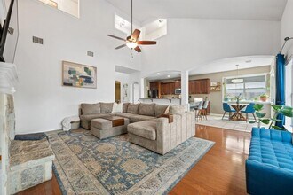 13720 Shadowlawn Trace in Manor, TX - Building Photo - Building Photo