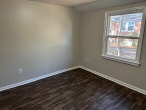 505 B Ave in West Columbia, SC - Foto de edificio - Building Photo