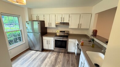 17411 Pipers Way in Olney, MD - Building Photo - Building Photo