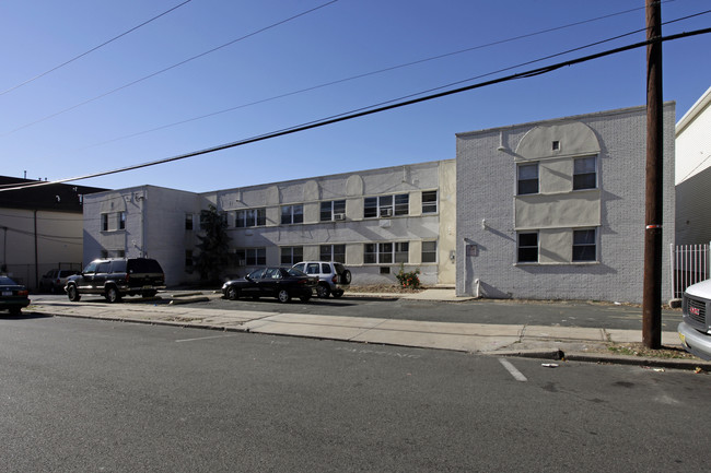 73-83 Western Ave in Jersey City, NJ - Building Photo - Building Photo