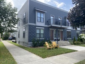 336 Maple Ave in Holland, MI - Building Photo