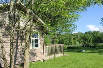 11 Ems R4C Ln in Pierceton, IN - Building Photo - Building Photo