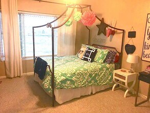 8415 Pebble Creek Way in Littleton, CO - Foto de edificio - Building Photo