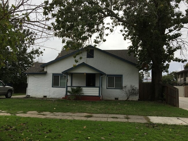 property at 918 11th St